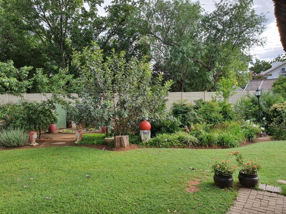Hotel Chic Breeze Bloemfontein Exterior foto