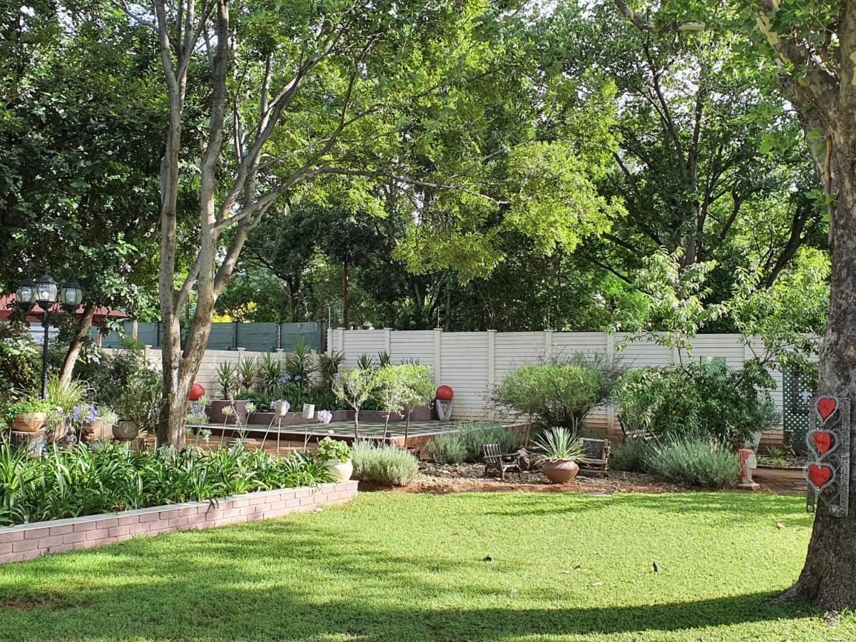 Hotel Chic Breeze Bloemfontein Exterior foto