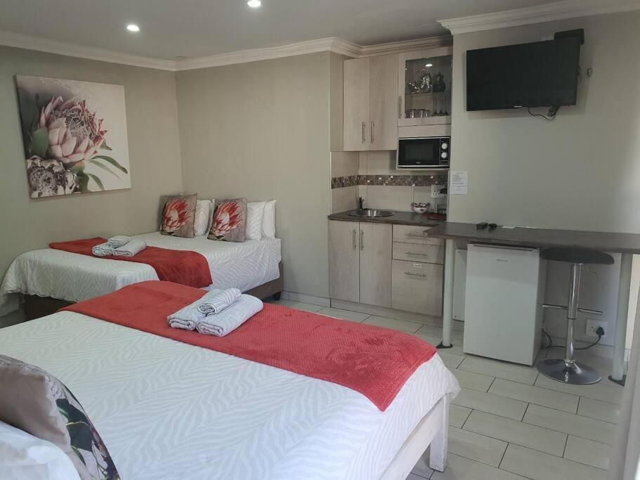 Hotel Chic Breeze Bloemfontein Exterior foto
